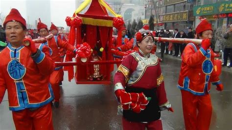 红火秧歌舞春意 喜庆锣鼓闹新年_米脂县人民政府