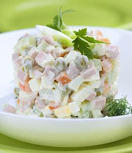 俄罗斯沙拉食品叶子食物蔬菜白色紫色餐具团体红色工商高清图片下载-正版图片320893283-摄图网