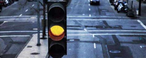 无信号灯丁字路口的交通规则图,没有红绿灯的丁字路口的交通规则图-妙妙懂车