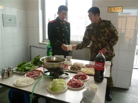 中国军队伙食新标配：从四菜一汤升级为六菜一汤_荔枝网新闻