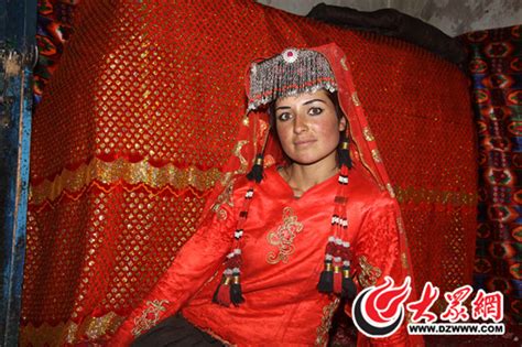 漂亮的塔吉克族姑娘 - 大众网