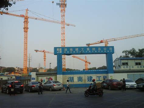 广西建机大型塔机入驻湖南建工集团项目 - 广西建工集团建筑机械制造有限责任公司