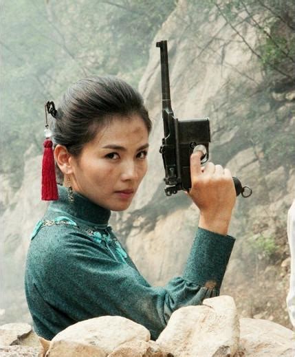 她是中国最美女匪首领，不人不鬼，24岁被枪毙时说了六个字