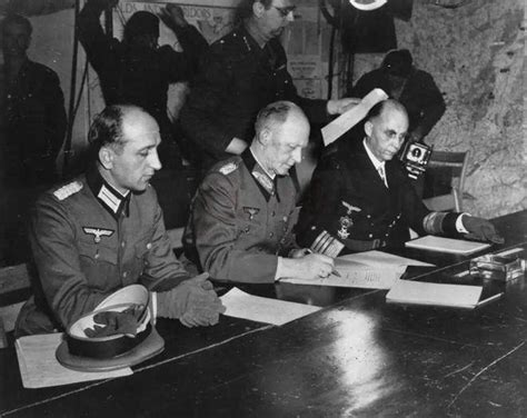 1945年5月9日苏联红军取得柏林战役的胜利，乌拉……|苏联红军|乌拉|战役_新浪新闻