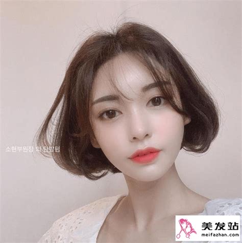 短发内扣非主流头像女生