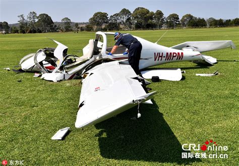 澳大利亚一架小型飞机坠毁 致2人遇难(高清组图)_凤凰资讯