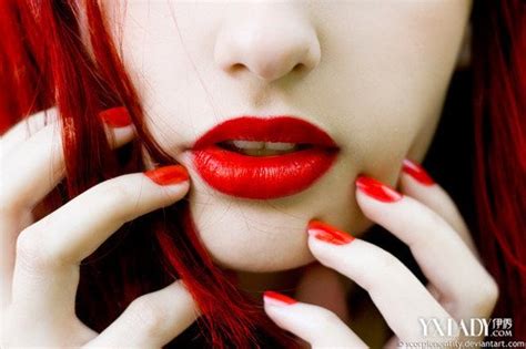 温柔的女生红唇头像