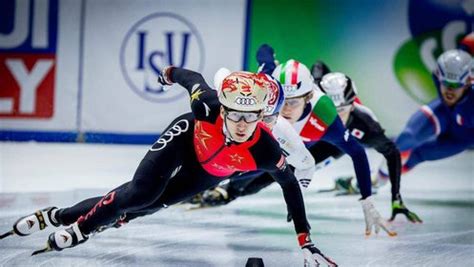 《全景冰雪》2019年世锦赛男子超级3000米韩国选手率先冲线 林孝俊荣膺全能王