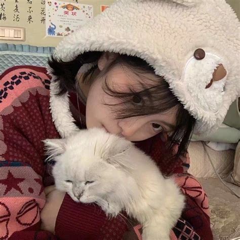 头像猫咪可爱温柔女生