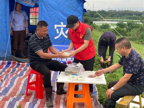 文学院研究生党员参加抗洪救灾志愿服务-上海大学新闻网