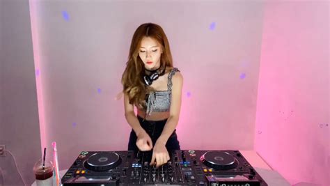 嗨爆全场的蹦迪歌-百大DJ美女在线打碟混音蓝光视频-可可DJ音乐网