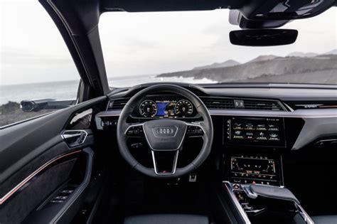 Nuova Audi Q8 2024: foto ed info del restyling - Il Giornale Digitale