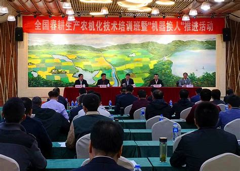 广东省水稻机械化种植技术培训暨现场演示会在开平市召开|界面新闻 · 快讯