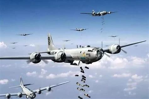 二战中，轰炸机有哪些投弹方式？如何准确命中目标？_凤凰网