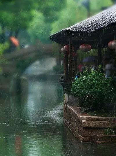 梅雨季节女生雨中撑伞素材图片免费下载-千库网