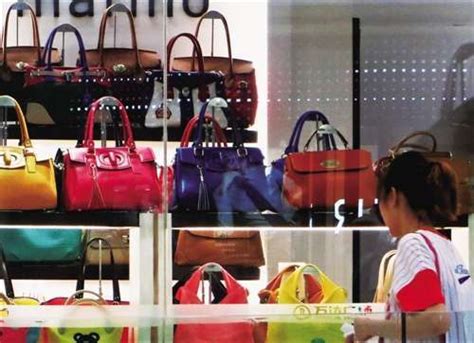中国二手奢侈品市场综合正品率不及34%，中古单品哪里买靠谱？_女包_什么值得买