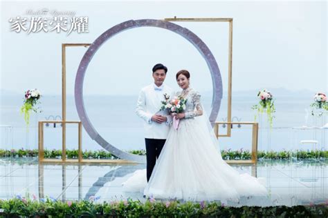 家族荣耀熊黛林礼服图片