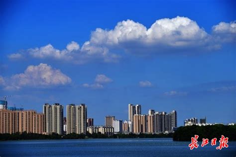 武汉未来三天午后多阵雨 最好随身带把晴雨伞_湖北频道_凤凰网