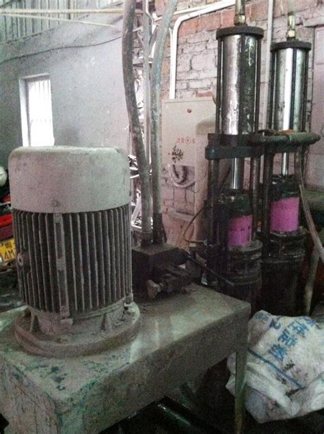 防尘型柱塞泵节电柜-潮州-变频节能改造案例-保瓦科技