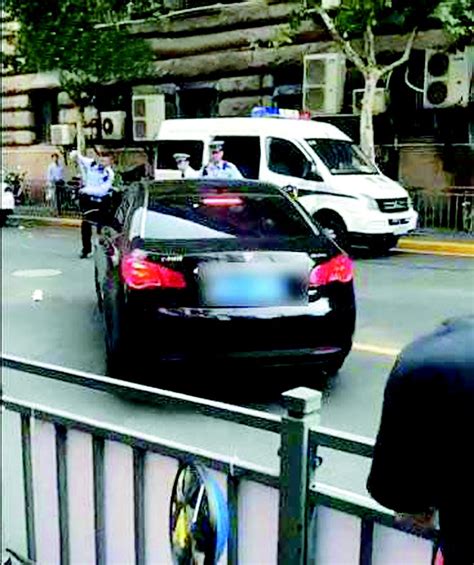 汉台公安坚决维护民警执法权威 - 汉中市汉台区人民政府