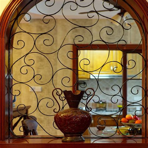 客厅房间进户铁艺门 手动拱形铁艺大门 欧式复古平开钢化玻璃铁门-阿里巴巴