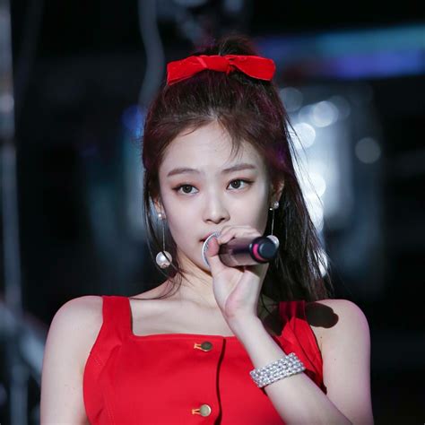女生头像温柔爱笑jennie