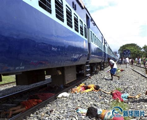 印度火车撞死37名朝圣者 司机被拖到月台群殴-嵊州新闻网