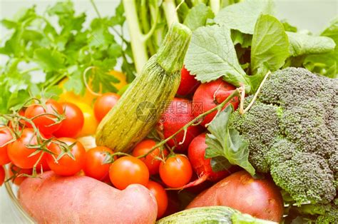 蔬菜超市架上的蔬菜和水果高清图片下载-正版图片306937503-摄图网