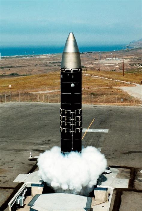 东风-41洲际弹道导弹，威力有多强大？飞行速度快，威力超猛！_腾讯视频