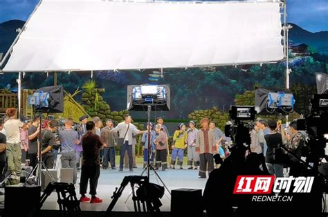 《大地颂歌》进行录制，4K摄制版将在湖南卫视播出 - 剧场探班 - 大型史诗歌舞剧《大地颂歌》来了！ - 华声在线专题