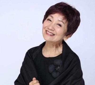 鲍起静是香港演艺界的资深女艺人，戏路广阔。早年于长城电影公司服务，曾演出多部电影及舞台剧。