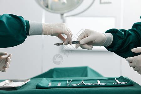 手术室医生做外科手术特写高清图片下载-正版图片501781401-摄图网