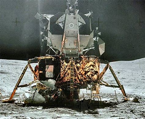 "阿波罗11号"登月舱黄金模型被盗 全球仅有三件|阿波罗|尼尔|阿姆斯特朗_新浪新闻