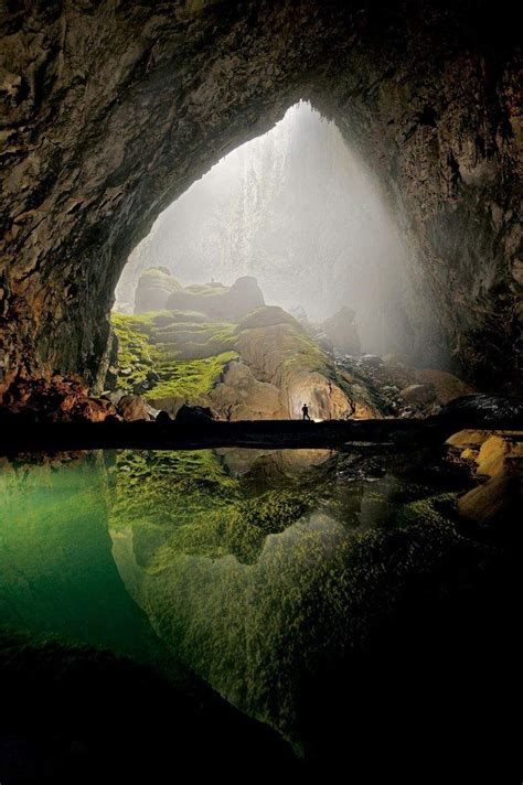 山洞的探险高清图片下载-正版图片600133533-摄图网