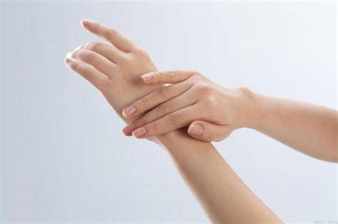 北京崇文门中医医院：手指经常莫名疼痛，或是这4个原因引起的，要及时检查_关节炎_部位_患者