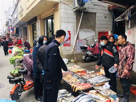 在便民疏导点，泰州市区的流动摊贩安了“家”……_荔枝网新闻