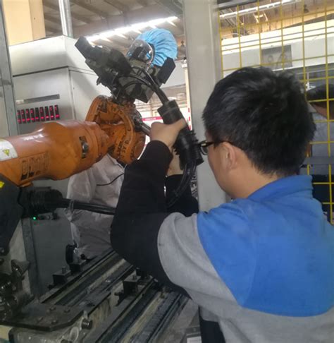 工业机器人维修,机器人保养,机器人回收,机器人备件_上海仰光电子科技有限公司