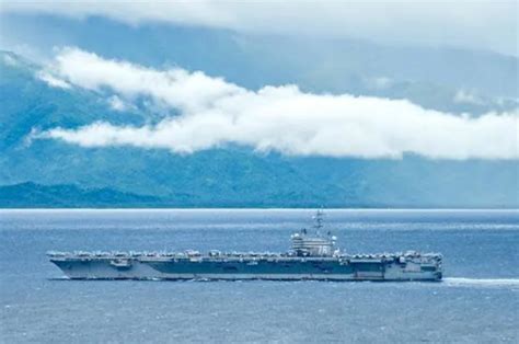 台媒：美军证实在台湾东部海域部署2艘航母、1艘攻击舰及驱逐舰__凤凰网