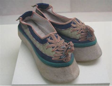 古代人们穿什么鞋？在古代穿鞋分左右脚吗？
