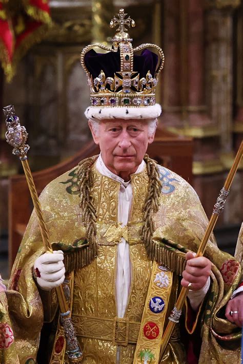 封面人物 | 查尔斯三世加冕 - 周末画报