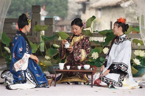 东莞茶山800年古村再现清代荷花茶会|茶山|茶文化|茶会_新浪新闻