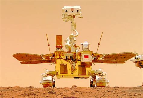 火星车|祝融号两器合影亮点纷呈：进入舱出镜，变推发动机蹲出大坑_火星探测|科技