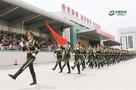 军事摄影家张雷：为国家和军队留影存真 - 中国军网