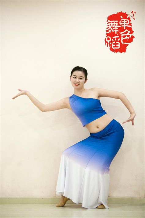 中国舞《彩云之南》|彩云之南|中国舞|蓝紫色_新浪新闻