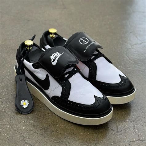 耐克联名权志龙 PEACEMINUSONE x Nike Kwondo 1 小雏菊3.0板鞋 - 知乎