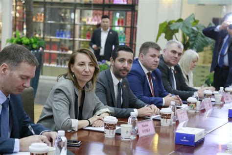 塞尔维亚内外贸易部代表团一行到访宁波凤凰网宁波_凤凰网