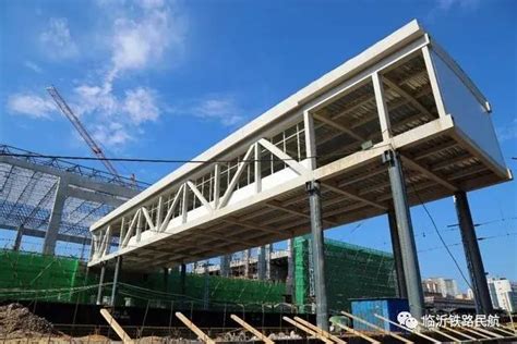 公司临沂北站项目主体结构顺利封顶_施工