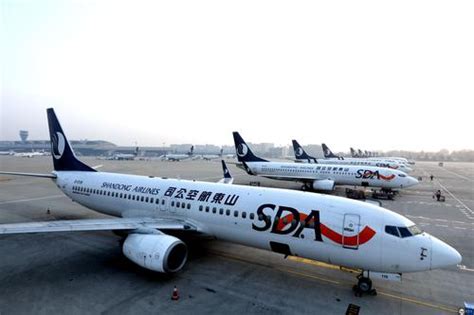 中国十大口碑最好的航空公司：厦航夺冠，川航第二_巴拉排行榜