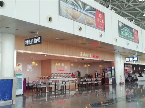 今天，记者来到济南遥墙国际机场，了解机场二期改扩建项目的进展情况。