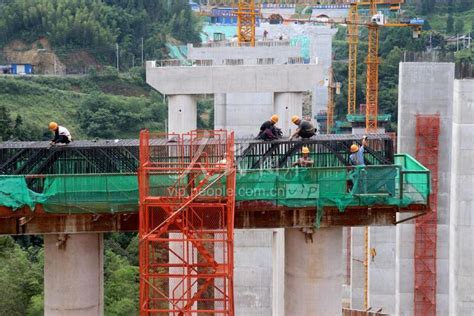 广西融水：全力推进融从高速公路工程建设-人民图片网